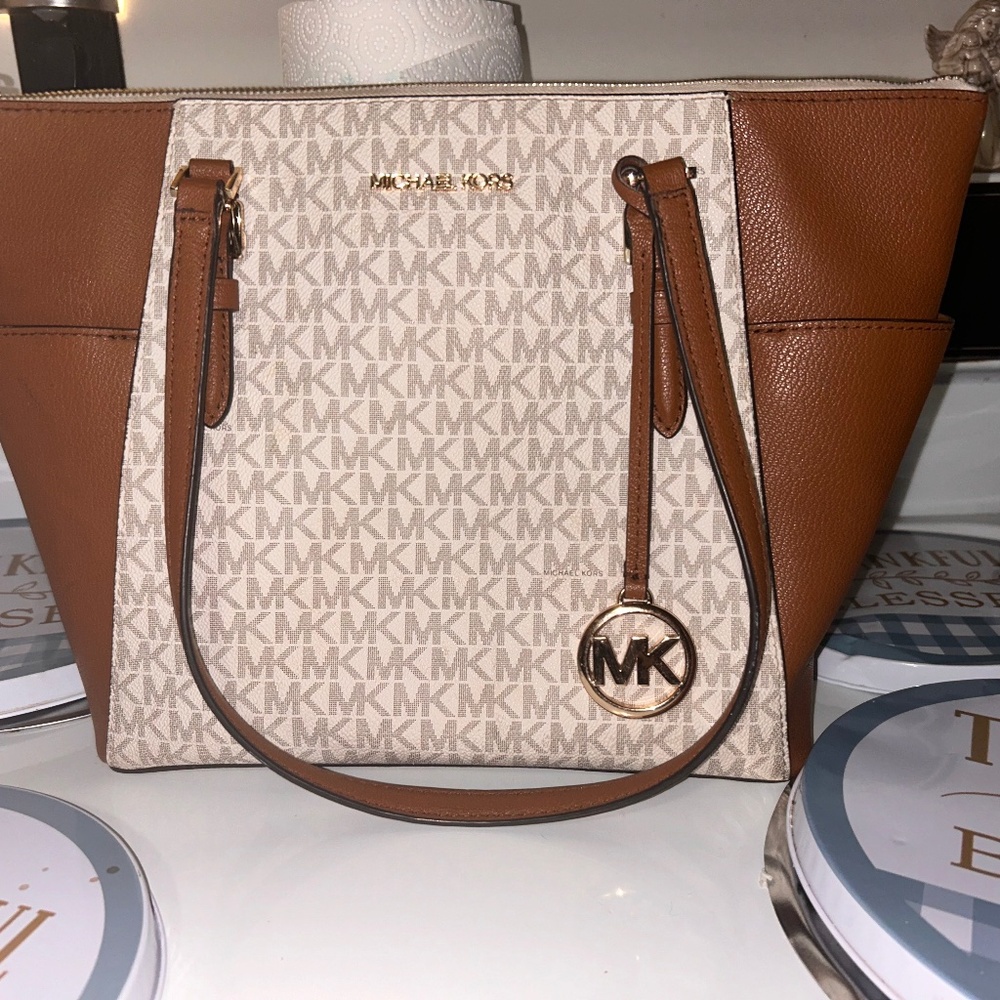 Micheal kors cream color
